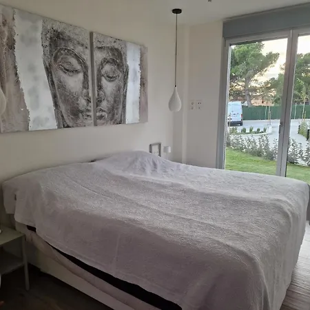 Olas Apartment *